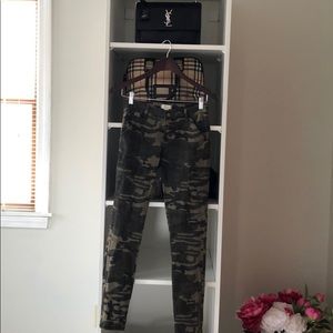 NWOT Forever21 camo skinny pants